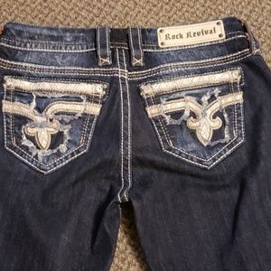 Rock revival Nancy Easy Crop